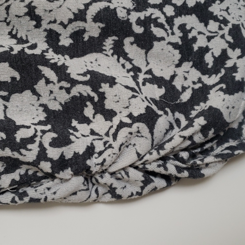 Gorgeous stretchy and soft sweater, size S - Picture 2 of 5